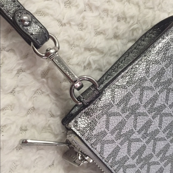 Michael Kors Wristlet - Picture 7 of 7